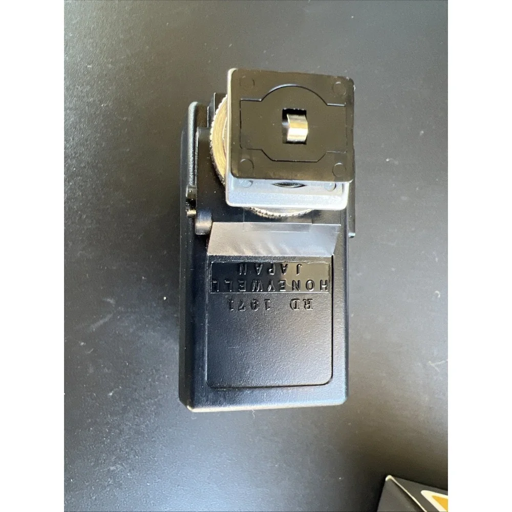 Honeywell Salve Strobonar 109 Compact Flash Unit. Pre-owned